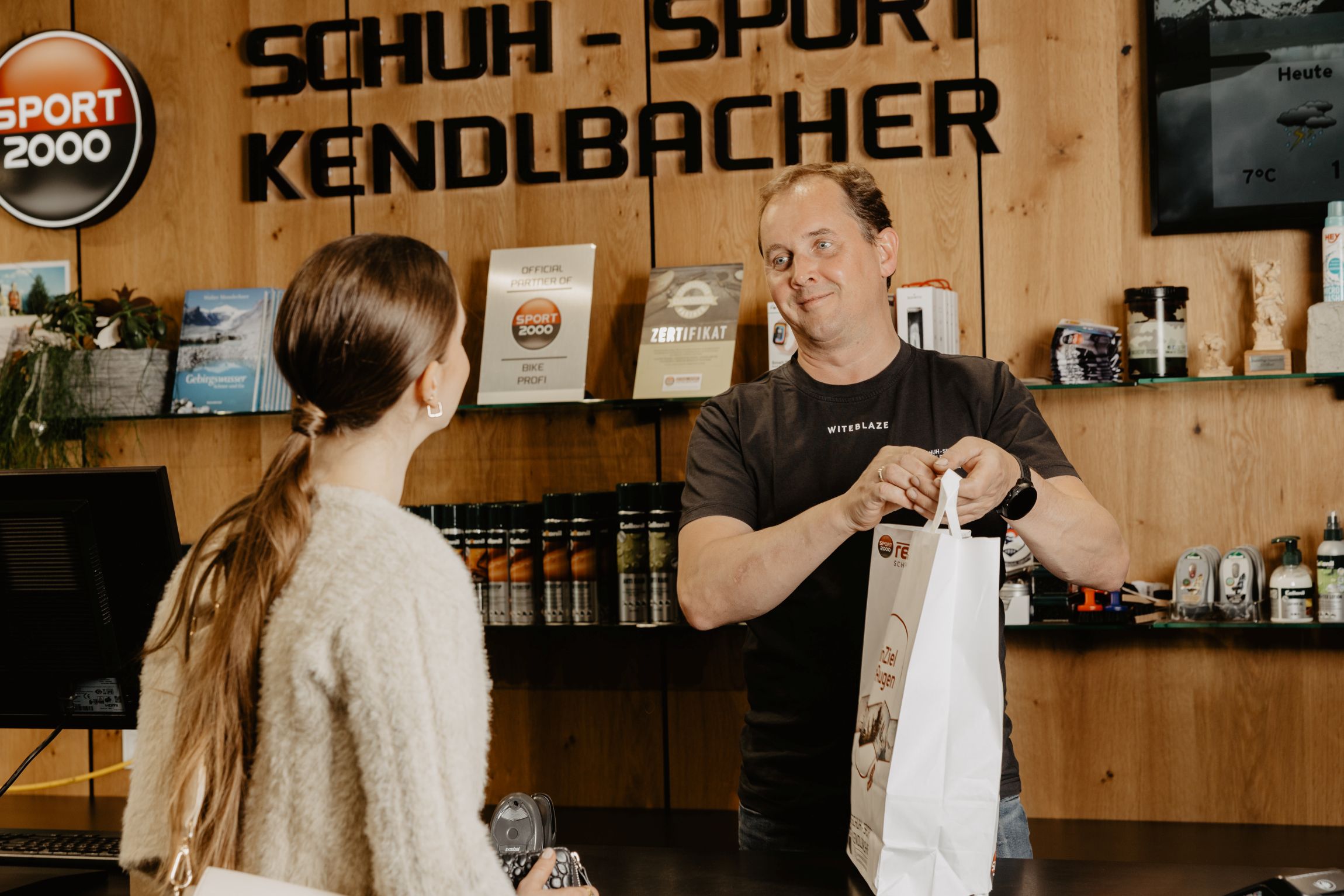 Kundenbedienung bei Schuh-Sport Kendlbacher