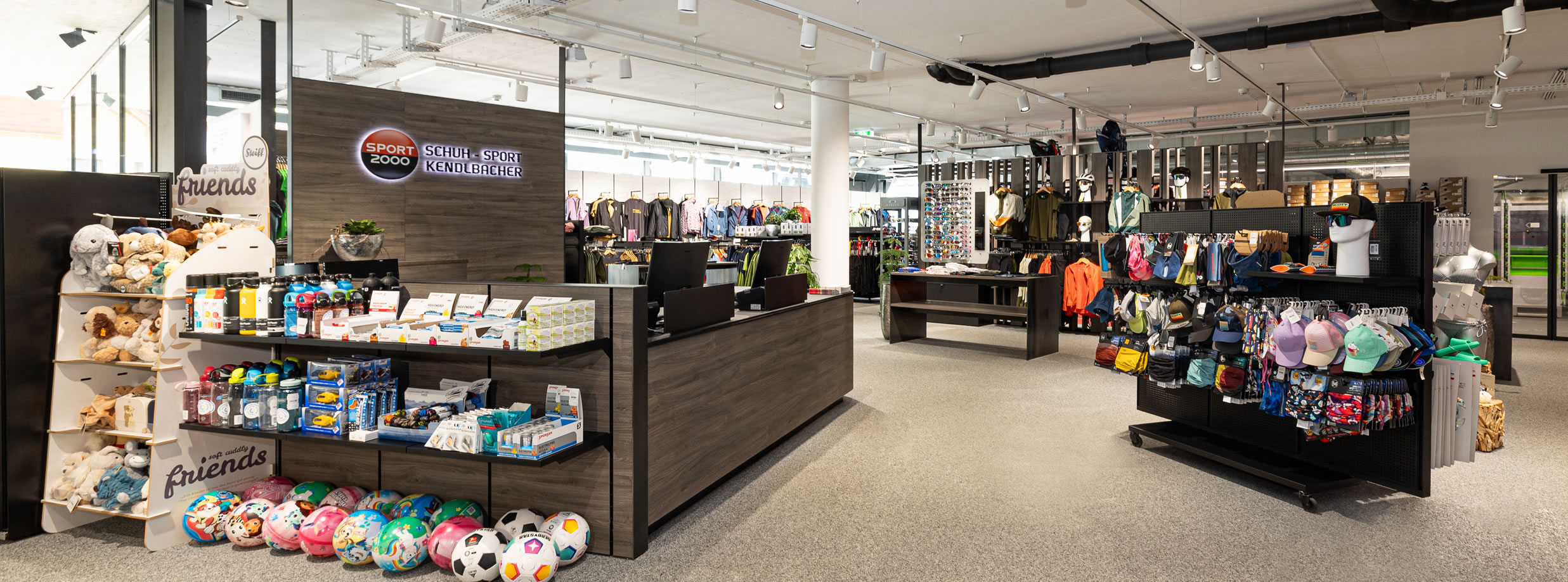 Geräumiges und komfortables Skidepot